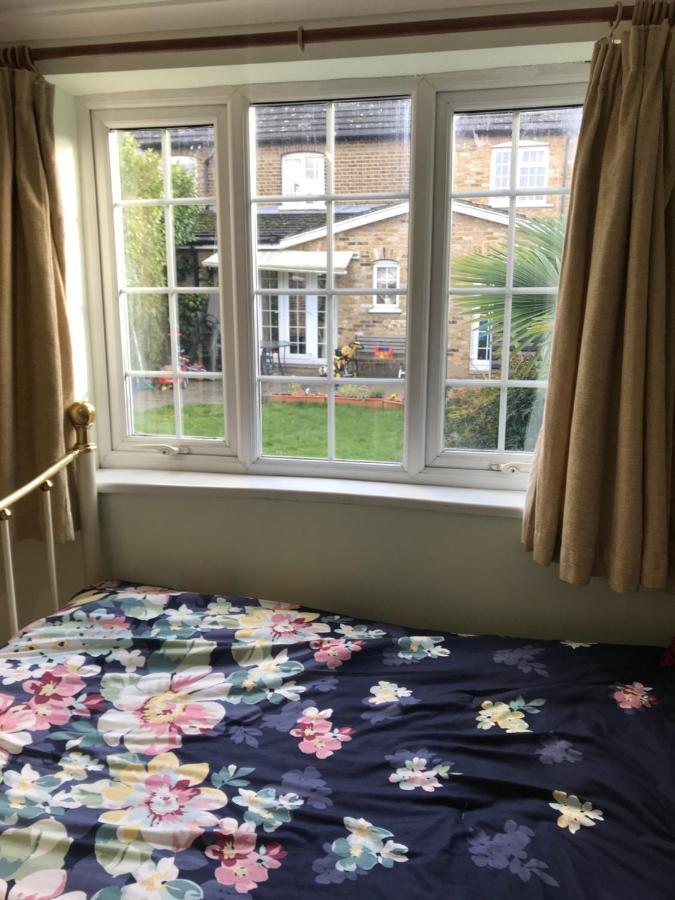 Cosy Cottage Annex In Fairlop Ίλφορντ Εξωτερικό φωτογραφία