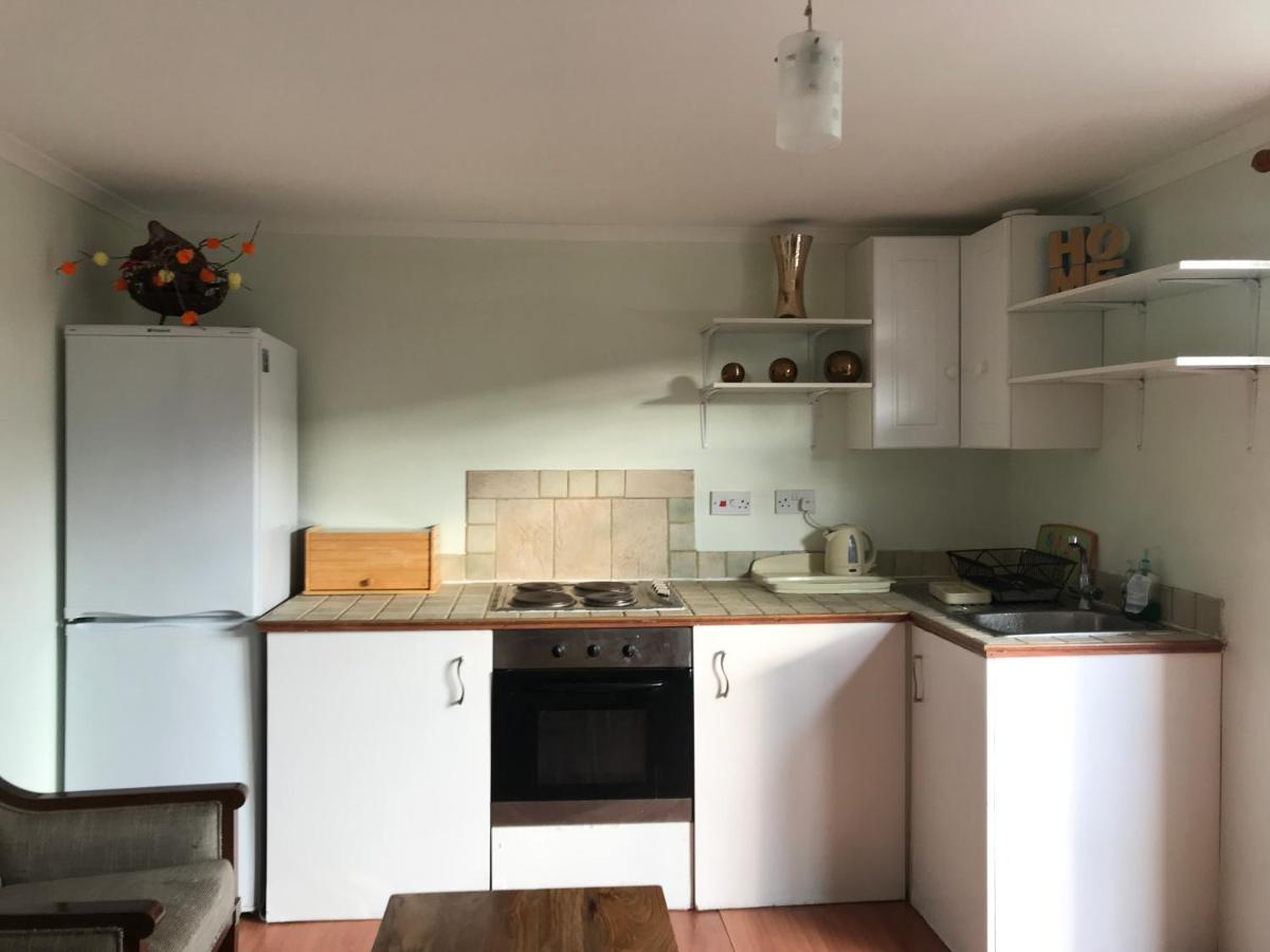 Cosy Cottage Annex In Fairlop Ίλφορντ Εξωτερικό φωτογραφία